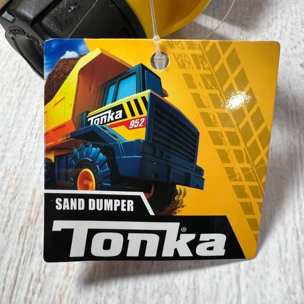 Tonka Sand Dumper Toy Truck Rolling Wheels Working Dump NEW